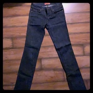 Boutique fit indigo - the denim you need